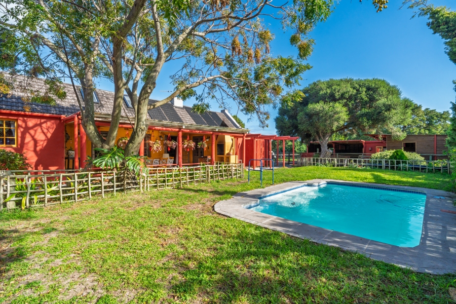 4 Bedroom Property for Sale in Meadowsteads Western Cape